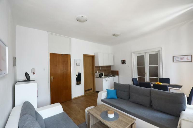 Odeon Apartment And Rooms Rijeka Exterior foto
